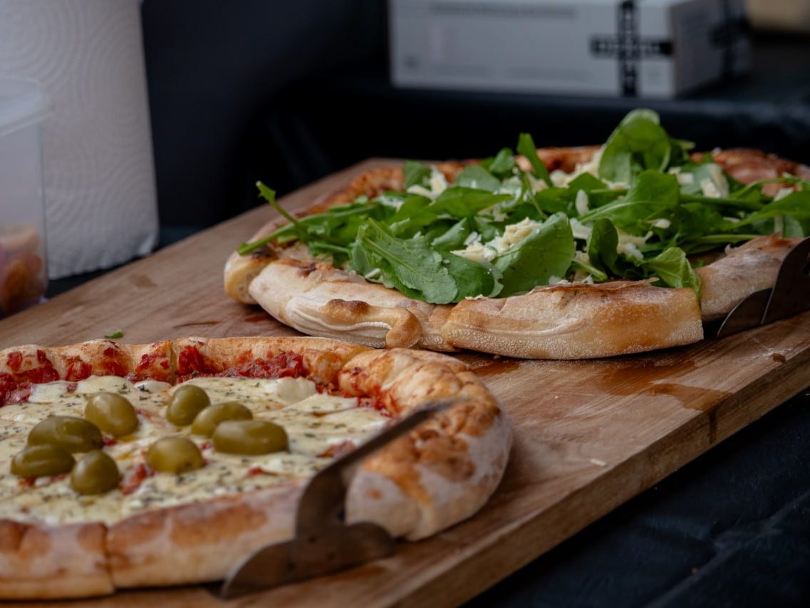 Detalle del borde de la pizza
